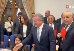 Meclis’te gülümseten anlar! CHP kırmızı kart gösterdi, Bakan Bak’tan anında cevap geldi