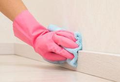 Diz çökmeye gerek yok! Bu sihirli karışımla süpürgelikler tertemiz