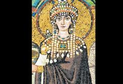 Ayı oynatıcısı mı yoksa memur mu?