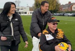 Acun Ilıcalı, 3 aylık ömrü kalan Hull City taraftarının son dileğini gerçekleştirdi!