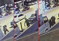 Hiç tanımadığı kadına yumruk atıp, makasla yaraladı! Şok savunma