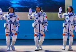 Uzayda 9 gündür mahsurlardı! Çinli astronotlar Dünya'ya döndü