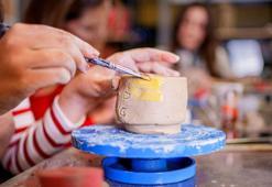 Seramik kapların boyası solmasın! 1 malzemeyle su yalıtımı yapan pratik tüyo