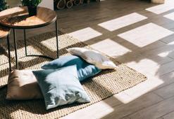 Jüt halıları böyle temizleyin! Nemliyken formu bozuluyor, haftada 3 yapmanız yeterli