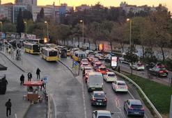 Okullarda ara tatil sona erdi! İstanbul'da trafik kilitlendi
