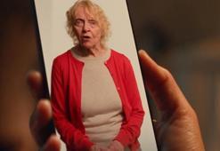 Dünyayı ayağa kaldıran görüntü! Ölen annesine masal anlattırdı