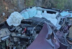 Bodrum'da feci kaza! TIR ile otomobilin kafa kafaya çarpıştı