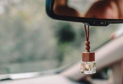 Pahalı araç kokularına para dökmeye gerek yok! Arabayı mis gibi kokutan formül