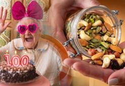 Yaşlılar ağzına bile sürmesin: 6 kuru yemiş vücuda ağır geliyor