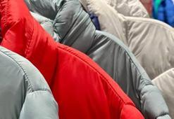 Kaz tüyü montları yeni gibi yapan sır! Çamaşır makinesine birkaç damla ekleyin