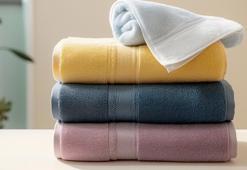 Görünce normal sanıyoruz! Havlulardaki şeritlerin gerçek amacını bakın neymiş