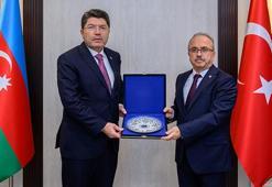 Bakan Tunç, Türkiye'nin Bakü Büyükelçiliği'ni ziyaret etti