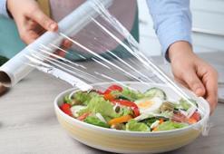 Hep yanlış sakladığımız streç filmi böyle bekletin, tık diye yapışıyor!