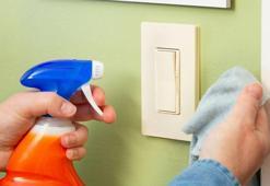 Sapsarı olmuş elektrik anahtarını parlatan karışım: Aşamaları çok basit!