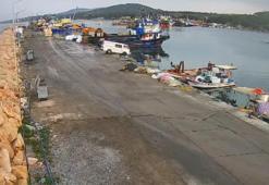 Direksiyon hakimiyeti kaybolan araç denize uçtu