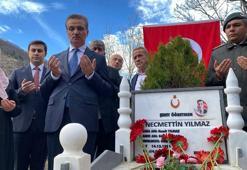 Şehit öğretmen Necmettin Yılmaz, kabri başında anıldı