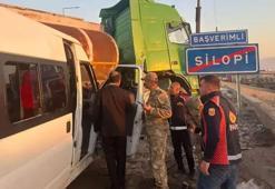 Tankerle öğrenci servisi çarpıştı: 14 yaralı