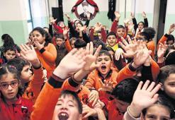 Aileler istemiyor, öğrenciler seviyor