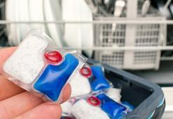 Yapıştı aktı derdine son! Bulaşık tabletlerinin birbirine yapışmasını önleyen yöntem