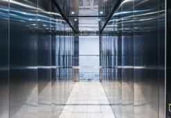 Asansörler neden hep aynalı hiç düşündünüz mü? Meğer bir nedeni varmış