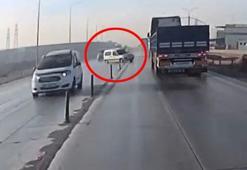 Sollama yapmak isterken TIR'ın önünde kaldı! Araç kamerası...