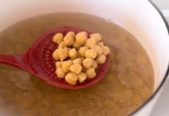 Nohut suyunu lavaboya dökmeyin! Altın değerinde: 80 çeşit lif içeriyor