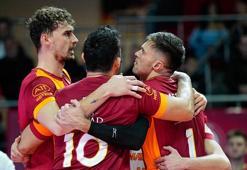 Voleybolda derbi maçta Galatasaray, Fenerbahçe'yi 5 sette mağlup etti
