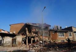 Erzurum'da doğal gaz dehşeti! 2 ev yıkıldı