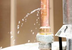 Su sızıntısı varsa paniğe gerek yok! Macunu uygulayan yaşadı, sürdükçe kurutuyor