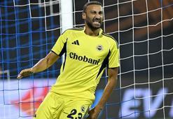 Fenerbahçe, Cenk Tosun'un başarılı bir ameliyat geçirdiğini duyurdu