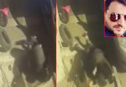 Cinayet anı kameraya takıldı: Sırtından bıçaklayıp başını yere vurdu