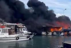 Yer: Çeşme! Tekneler alev alev yandı