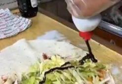 Çiğköfteye deterjan kabıyla sos döktü! İş yeri kapatılıp, kaldırıldı