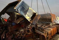 Antalya'da yolcu otobüsü ile TIR çarpıştı! Yaralılar var