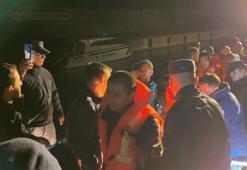 Gemiden tahliye edilen 25 personel tedbiren hastaneye götürüldü