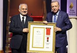 İlim Yayma Ödülleri sahiplerini buldu