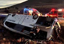 Son dakika... Afyonkarahisar'da yolcu otobüsü devrildi: Ölü ve yaralılar var