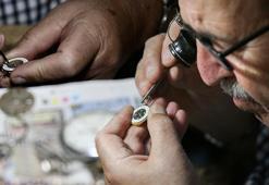 23 yıl önce emekli oldu ama bu işi bırakamıyor! ‘Bizim elimizdekileri arayan bulamıyor’