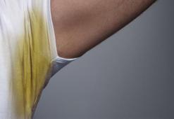 Kol altındaki sarı lekeler anında yok oluyor! Sırrı etiketinde saklı