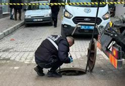 Tıkanıklığı gidermek için kanalizasyona gelen ekipleri dehşete düşüren olay