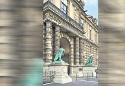 Louvre’u rahatlatacak ‘Aslan kapısı’