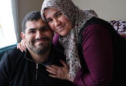 6 yaşındayken boynuna tel battı, tüm hayatı karardı! '22 yaşına kadar sırtımda taşıdım'