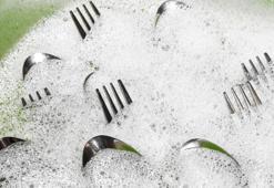 Ne kabartma tozu ne deterjan... Eski çatal kaşıkları parlatan tebeşir metodu