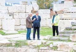 Smyrna Tiyatrosu gün yüzüne çıkıyor