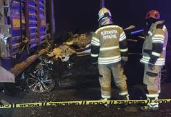 Kütahya'da katliam gibi kaza! Otomobil TIR'a arkadan çarptı: 4 kişi öldü