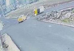 Ticari taksi yan yattı! Ana yola kontrolsüz çıkınca...