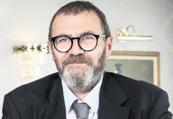 ‘Yılın Genel Yayın Yönetmeni’ ödülü Özay Şendir’e verildi