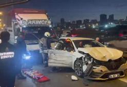 Bağcılar TEM’de zincirleme kaza! Sebze yüklü kamyonet ortalığı savaş alanına çevirdi: 5 yaralı