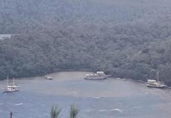 Marmaris'te sağanak yağış ve fırtına! 3 tekne karaya oturdu