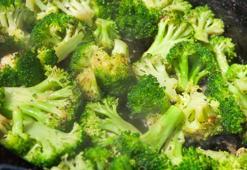 Brokoliyi böyle haşlamak hata! Karıştırınca çıkıyor, karaciğeri temizleyen cevher